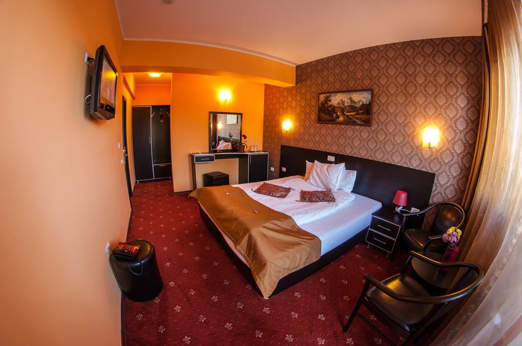 Carpatic Hotel Predeal Bagian luar foto