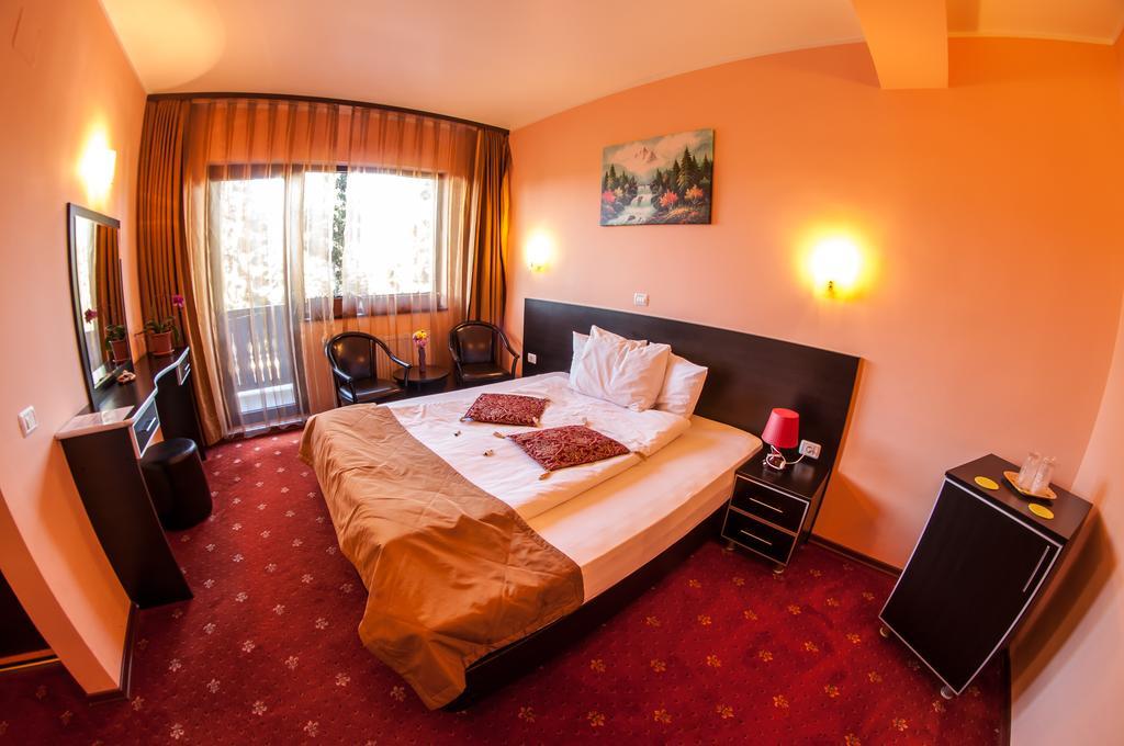 Carpatic Hotel Predeal Ruang foto