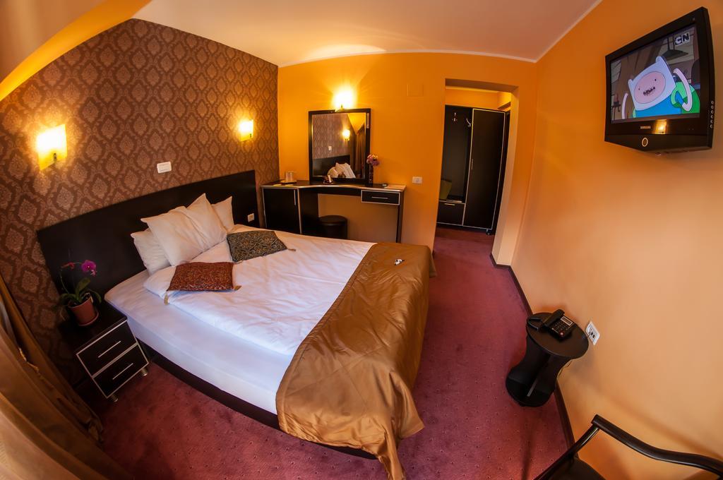 Carpatic Hotel Predeal Ruang foto