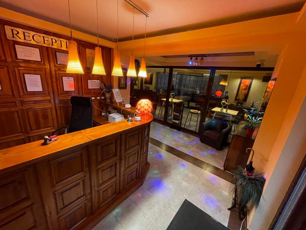 Carpatic Hotel Predeal Bagian luar foto