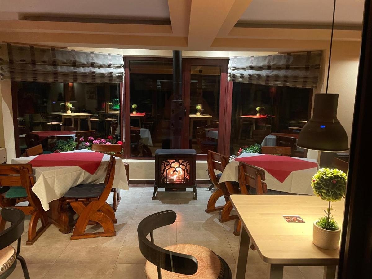 Carpatic Hotel Predeal Bagian luar foto