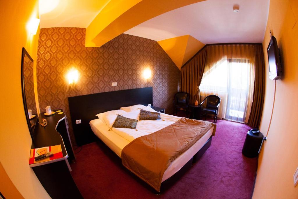 Carpatic Hotel Predeal Ruang foto